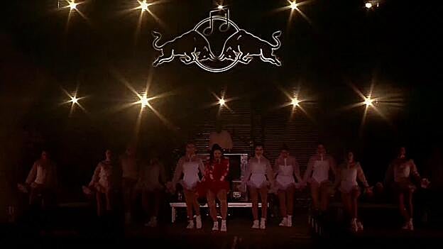 Rosalía se corona ante 11.000 afortunados