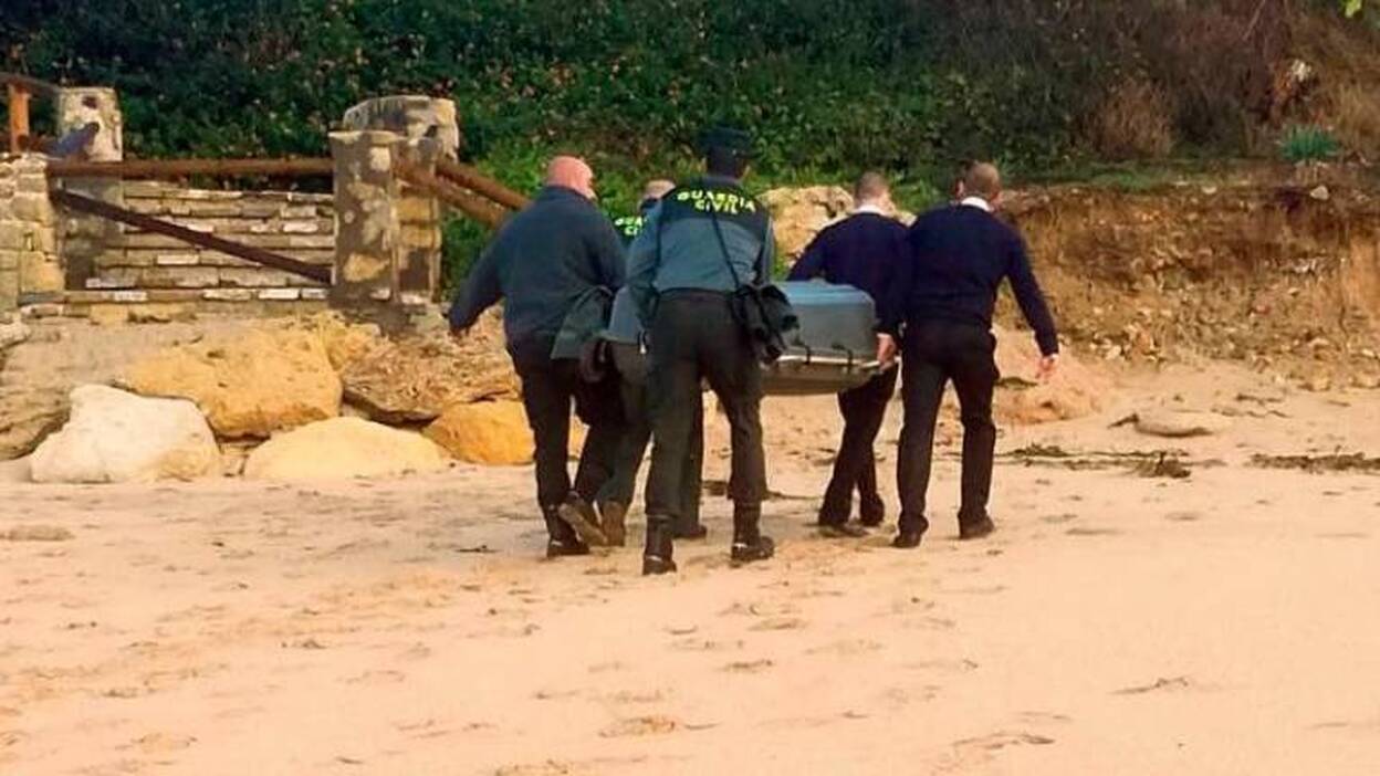 Al menos 13 muertos al naufragar dos pateras en Melilla