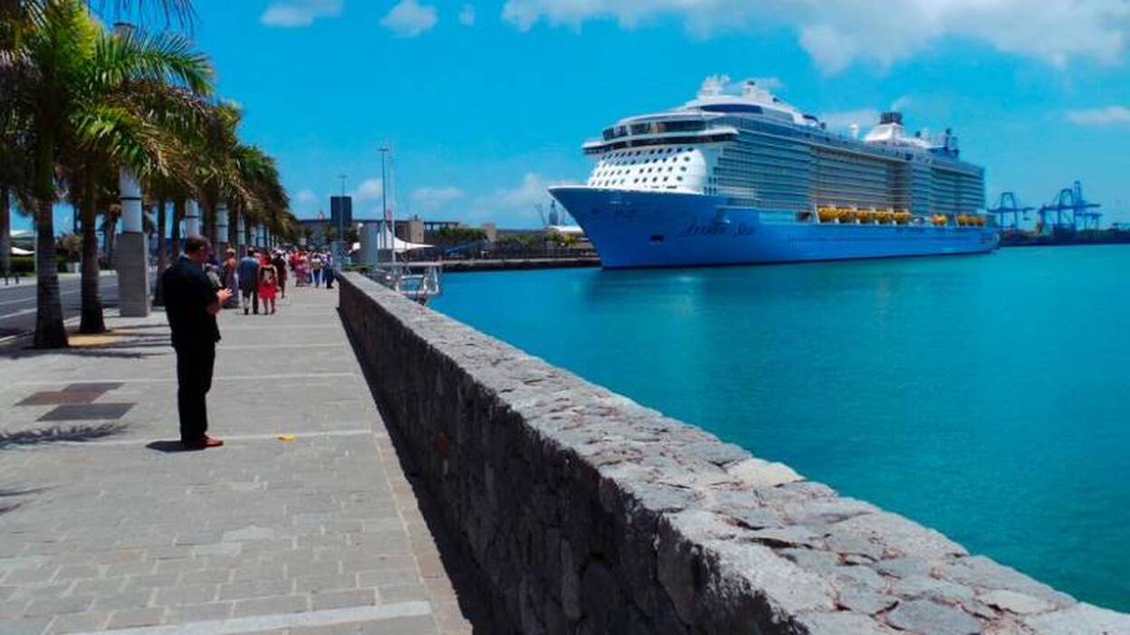 Detenido al llegar en un crucero a la isla