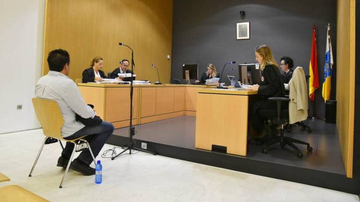 Ante la jueza por gestionar una flota de taxis