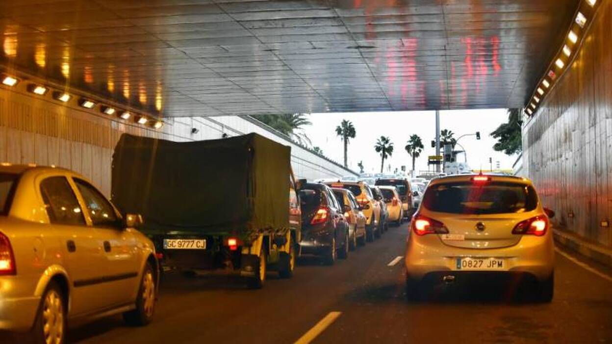 El PP pide que se solucione Julio Luengo con cargo a la MetroGuagua