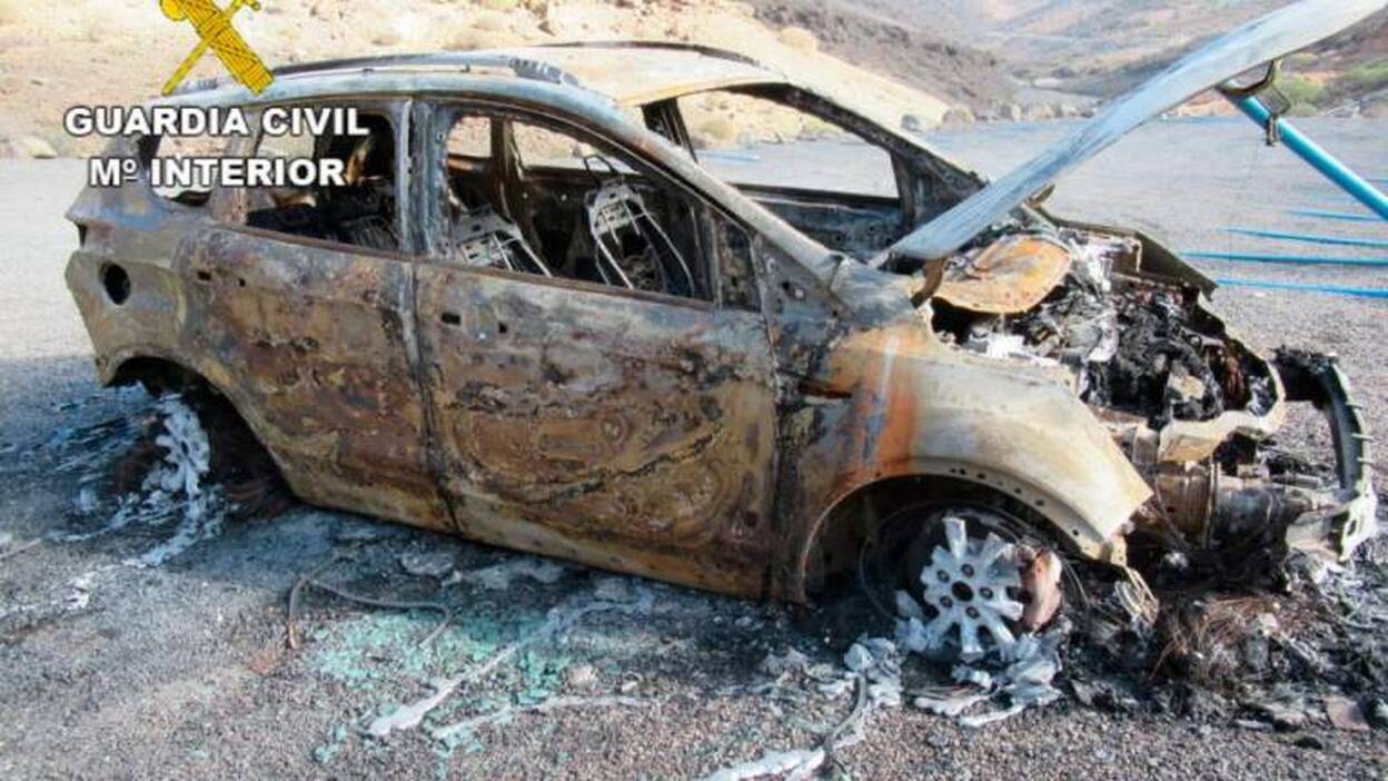 Detenido por incendiar vehículos de sus exparejas