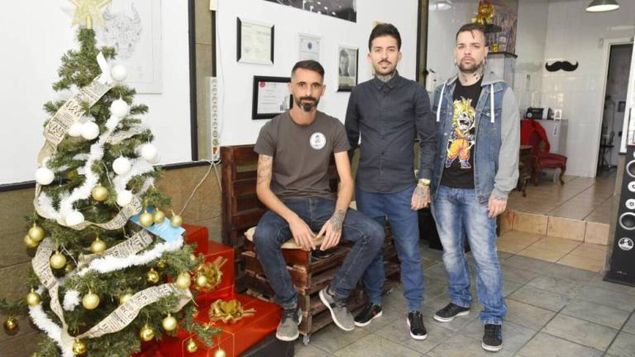 Cortes de pelo gratis a cambio de juguetes