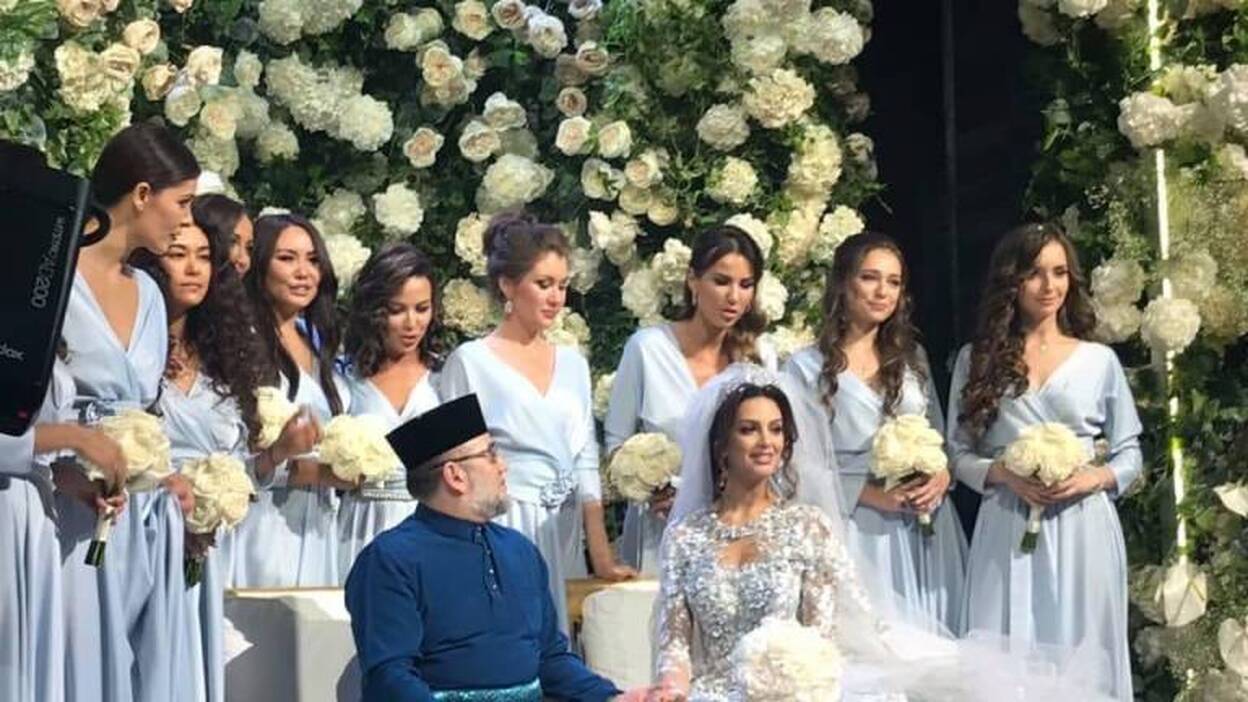 Oksana Voedeovina, Miss Moscú 2015, se corona como reina de Malasia