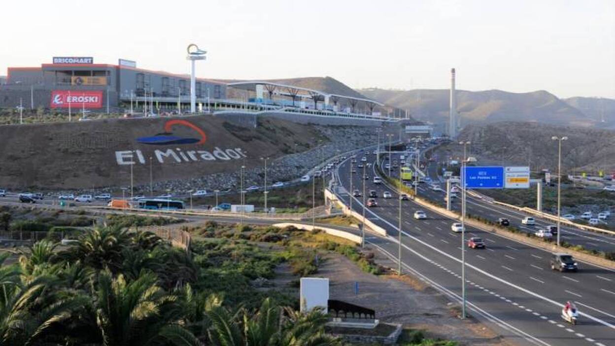 El grupo Eroski vende por 45 millones un centro comercial en Gran Canaria