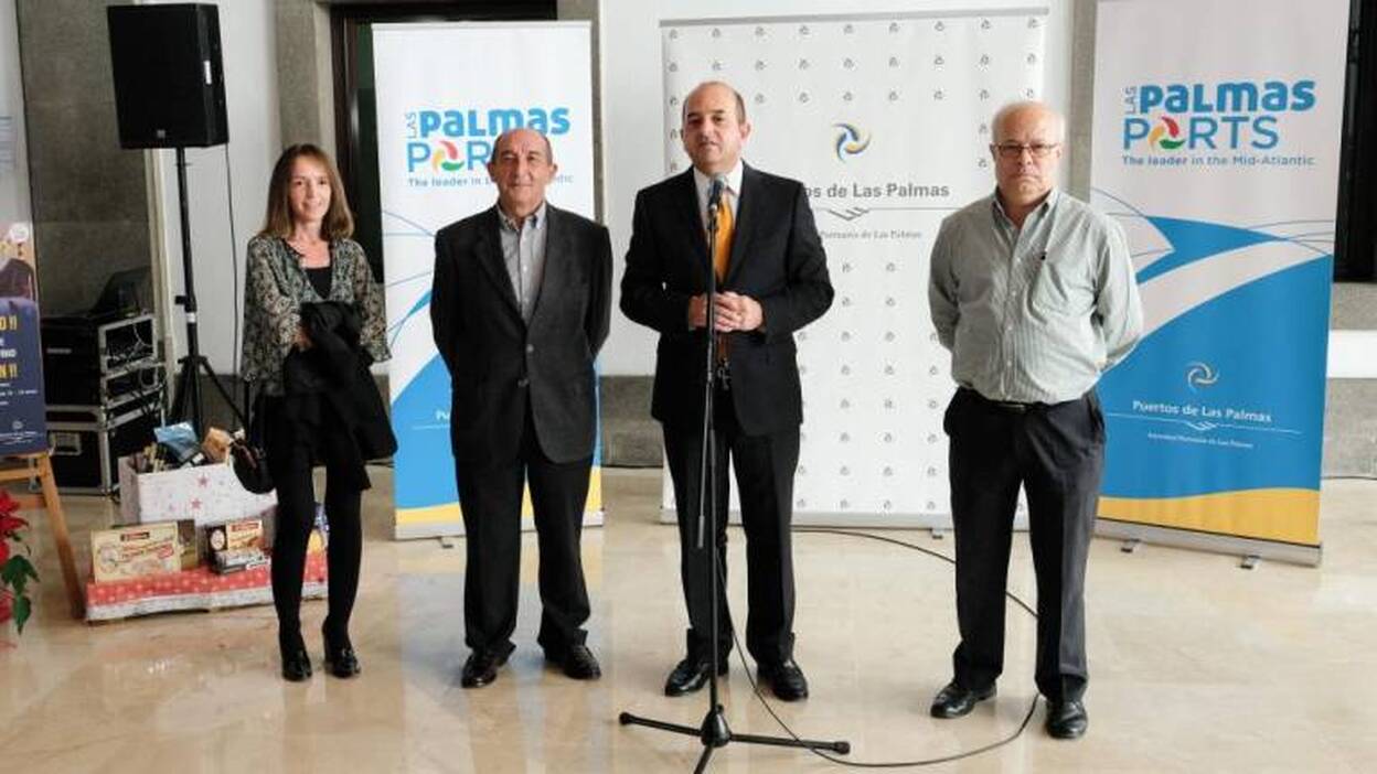 Cardona defiende a Capella, que seguirá como director del Puerto