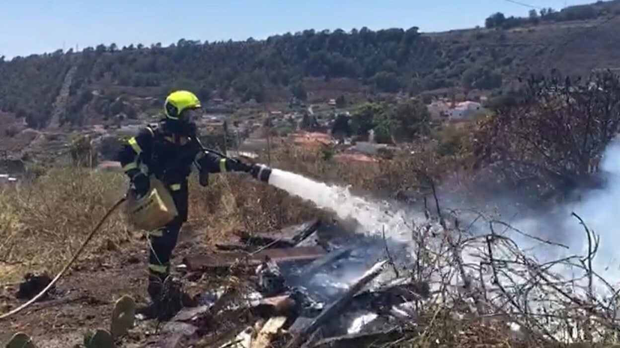 Perimetrado el conato de incendio en Tenerife