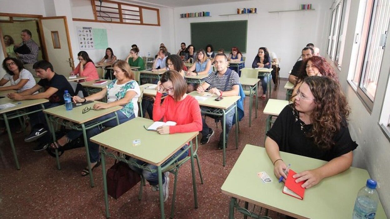 Educación convoca 1.210 plazas de maestros en Canarias