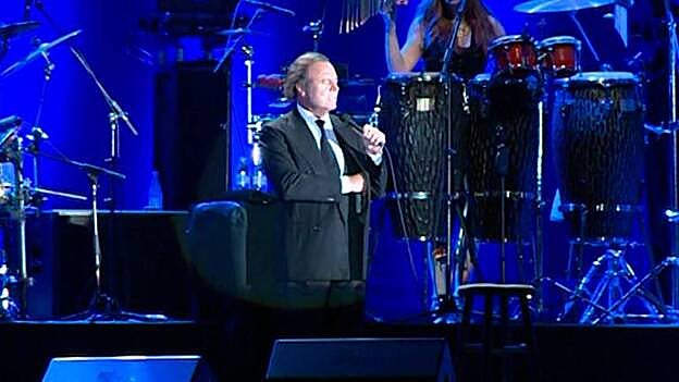 Se aplaza el juicio por paternidad a Julio Iglesias