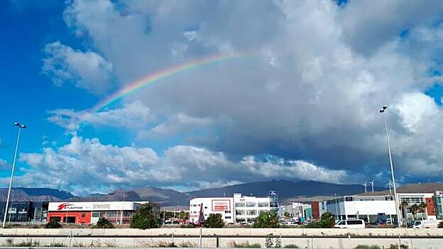 El frío y la lluvia hielan las islas