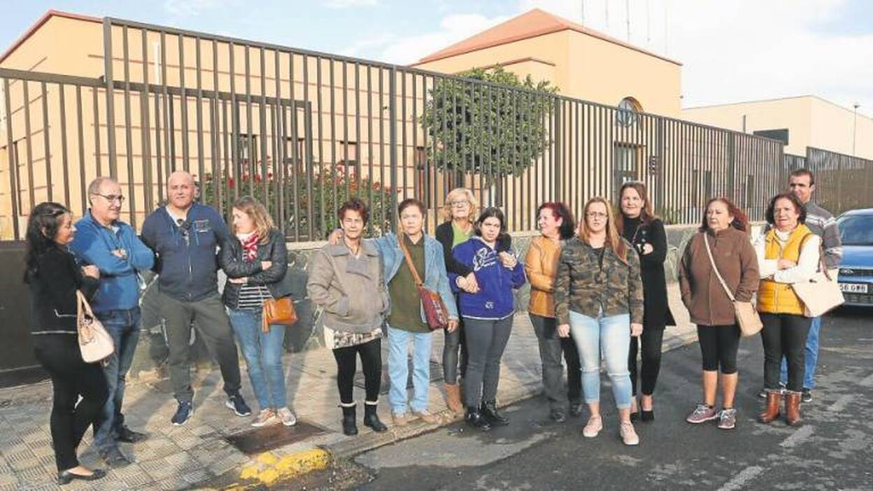 Familias del centro de día piden «un poquito de humanidad, por favor»