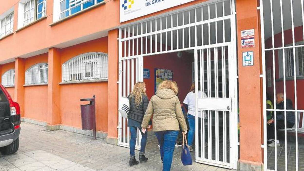 El personal entrega a Sanidad un plan de choque para Urgencias de primaria