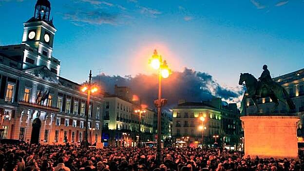 Unos 3.000 taxistas de Madrid se concentran en la Puerta del Sol
