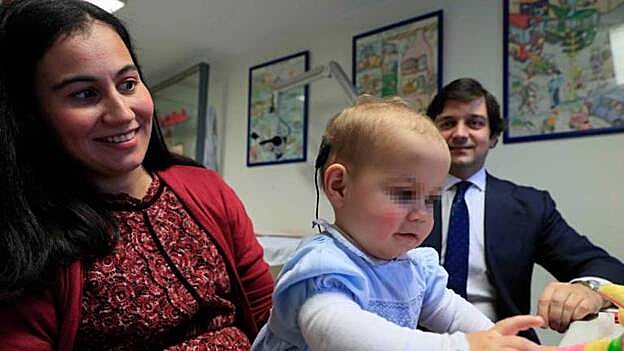 Oír por primera vez