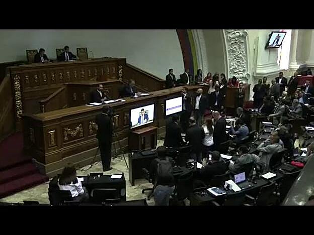 La oposición venezolana condiciona el diálogo al "cese de la usurpación" de Maduro