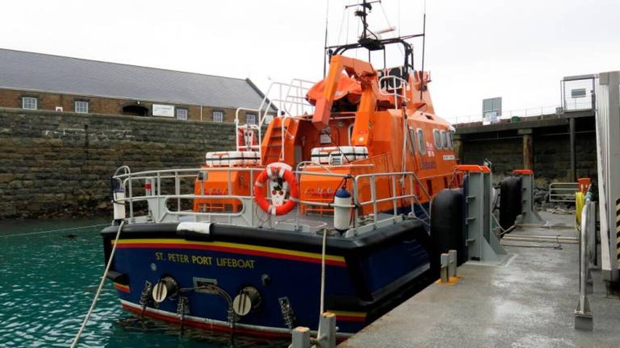 Rescatan un cuerpo de la avioneta en la que viajaba Emiliano Sala