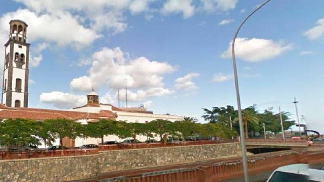 Grave tras sufrir una caída en un barranco