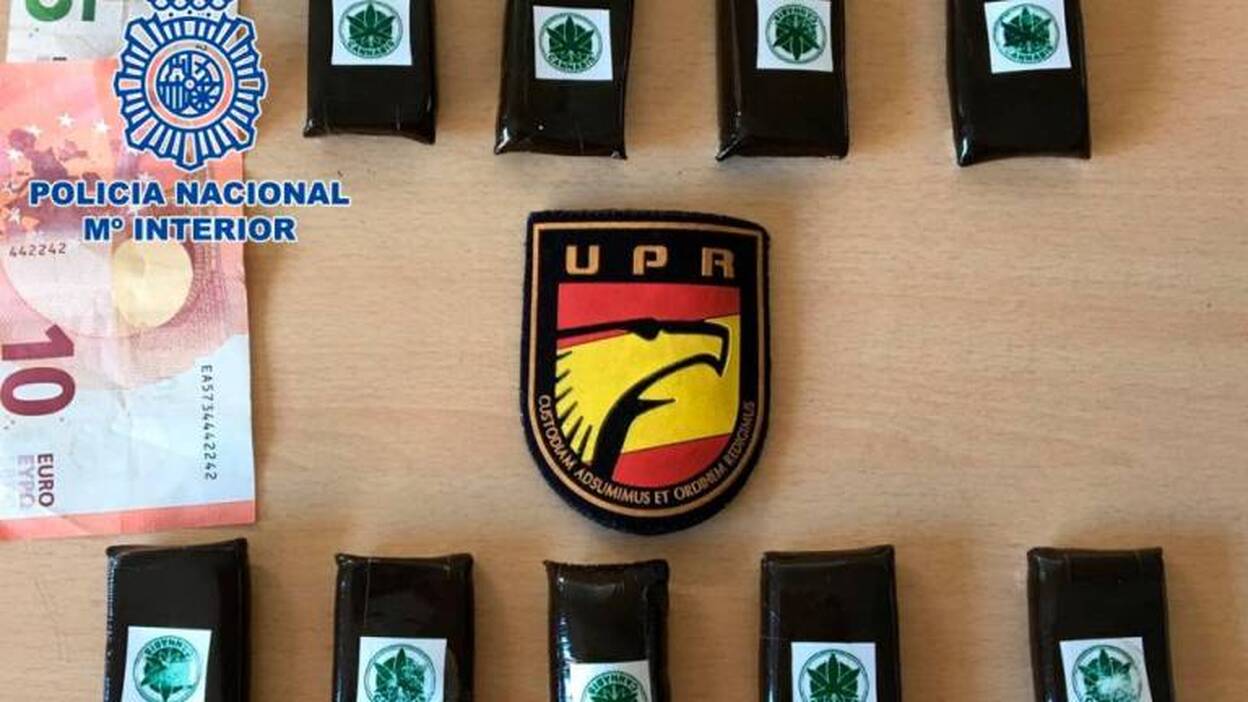 Pillan a un menor vendiendo droga en la Vega de San José