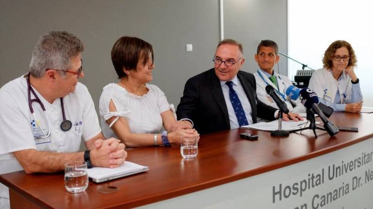 El Hospital Doctor Negrín evita traslados a la península para recibir médula ósea