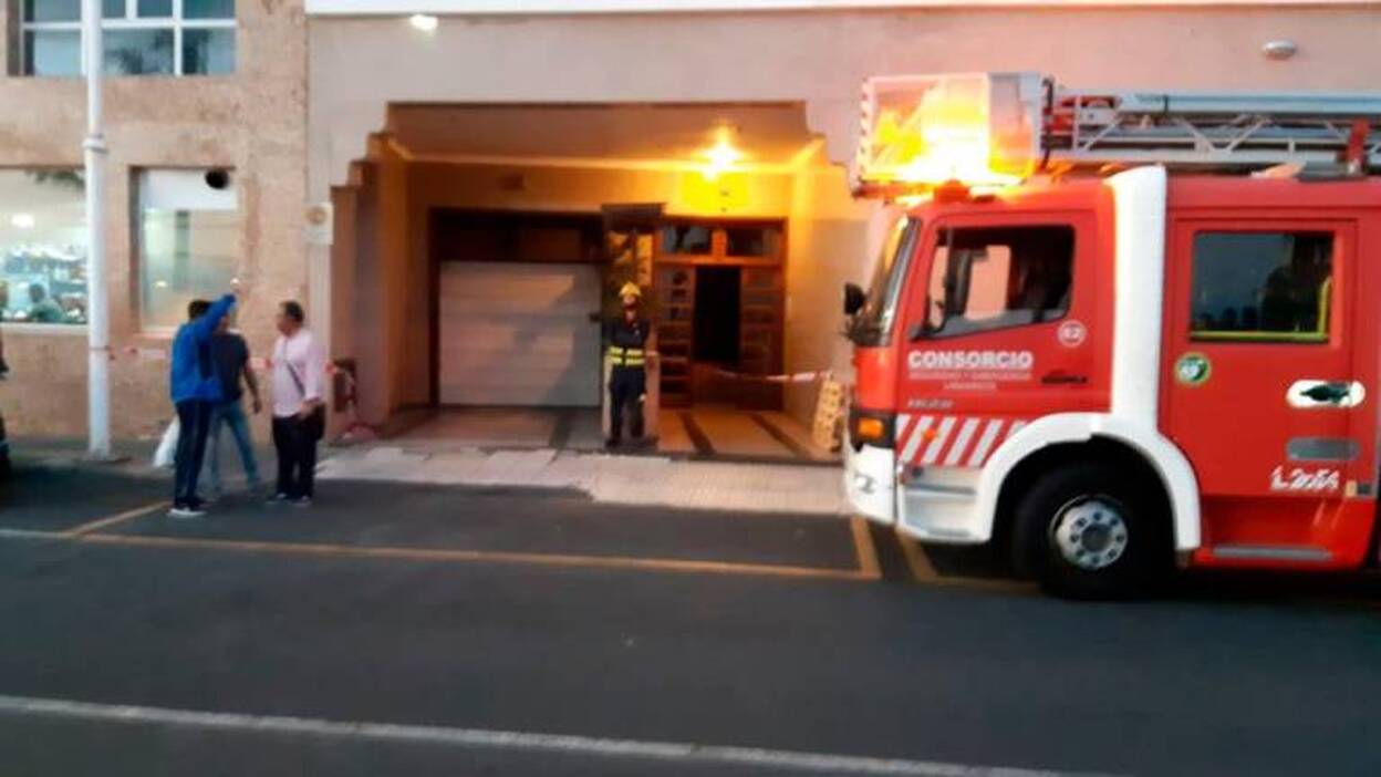 Desalojan un edificio en Arrecife tras ceder un pilar