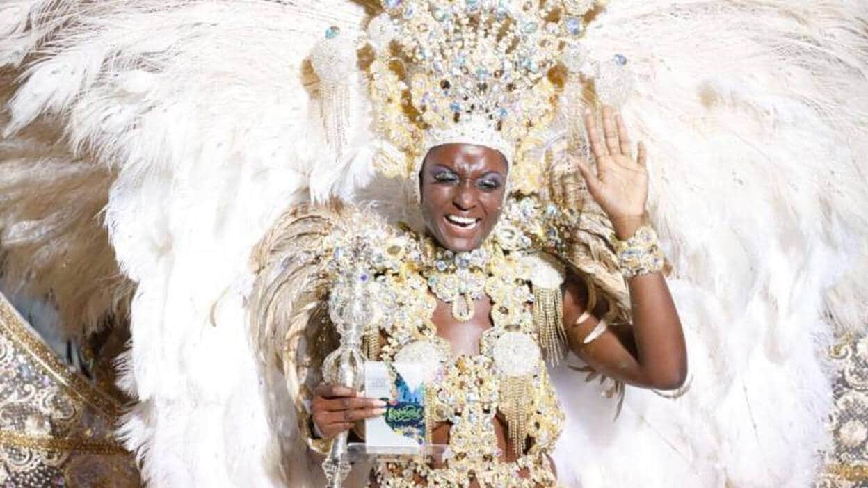 Erika Echuaca se corona Reina del Carnaval 2019