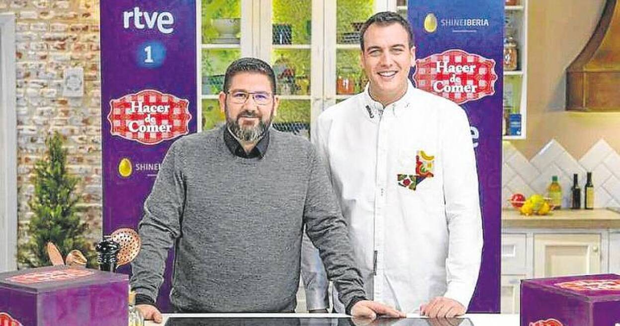 Daniel García abre su cocina tradicional con ‘Hacer de comer’