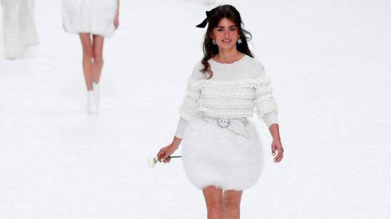 Penélope Cruz desfila para Chanel