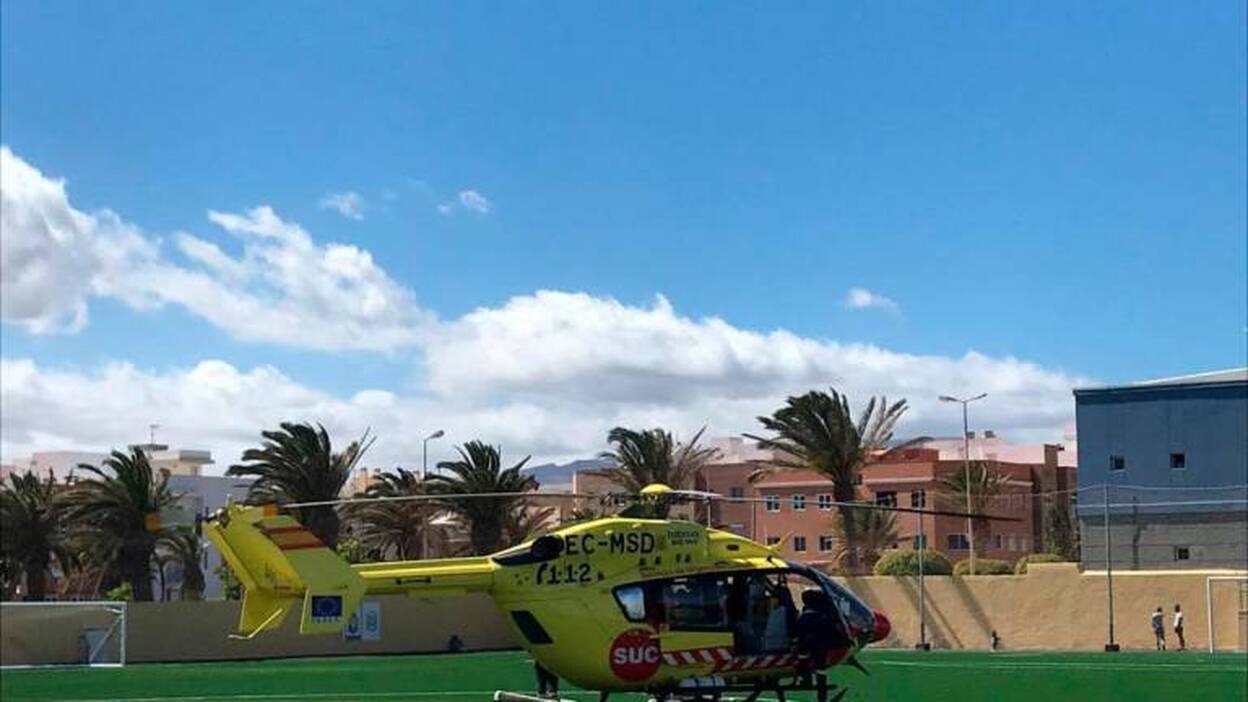 Un menor, grave tras un accidente en el mar