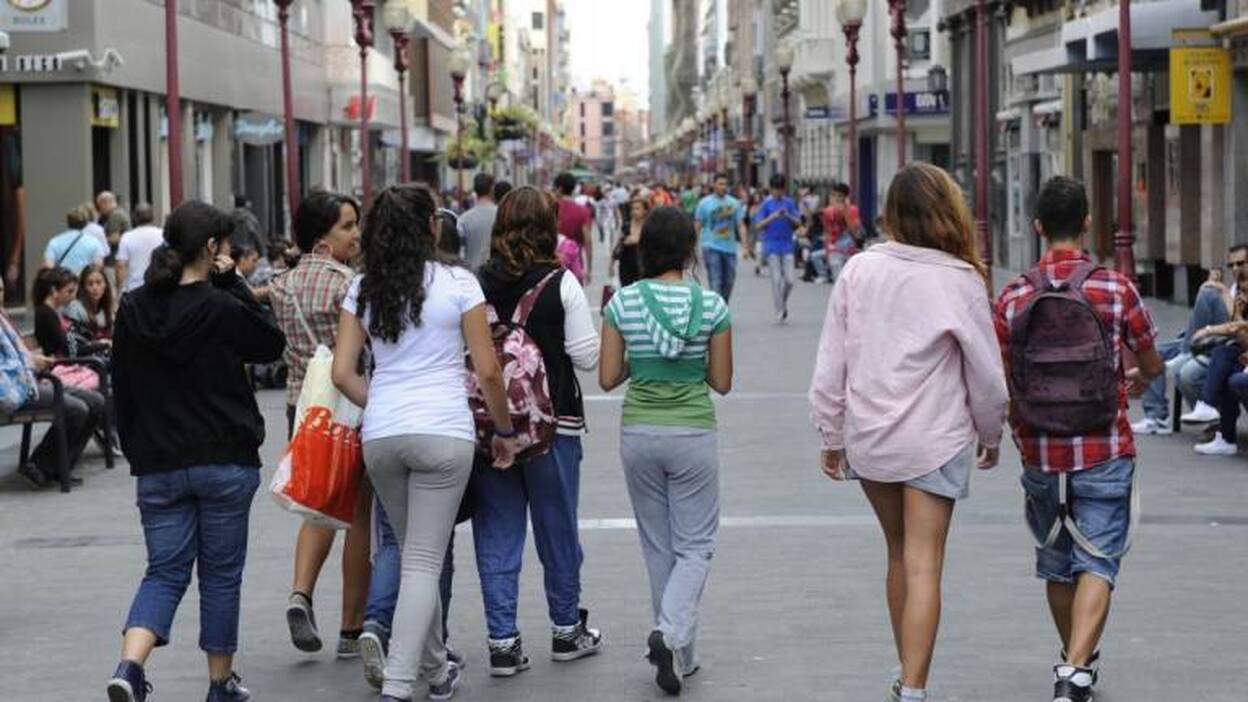 Canarias lidera al aumento de salarios pero siguen a la cola