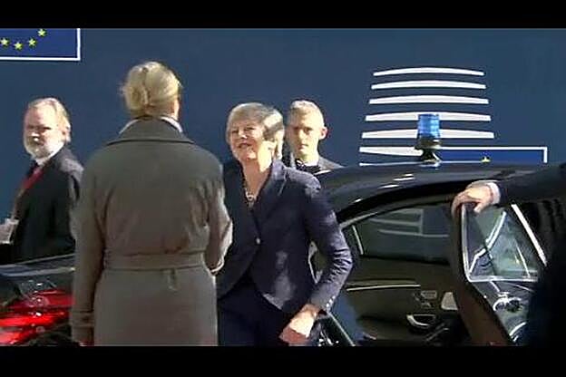 La UE le cambia los plazos del ‘brexit’ a May