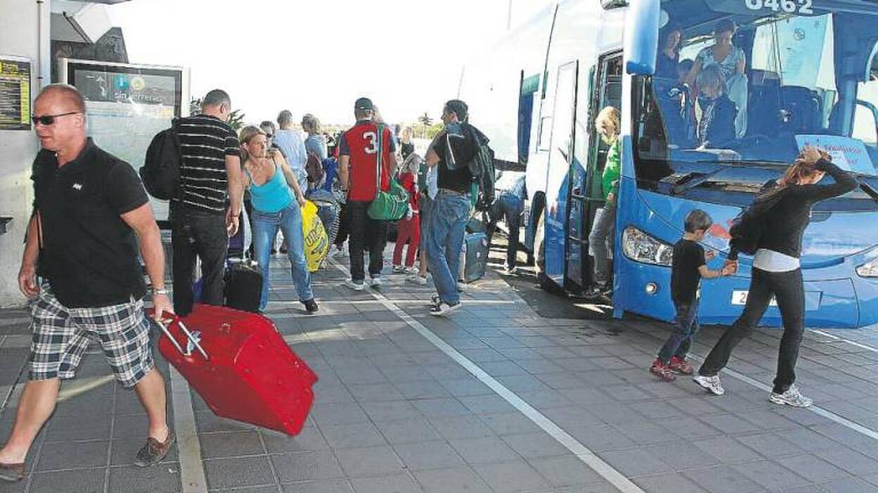 El sector servicios factura un 3,1% más en enero en las islas