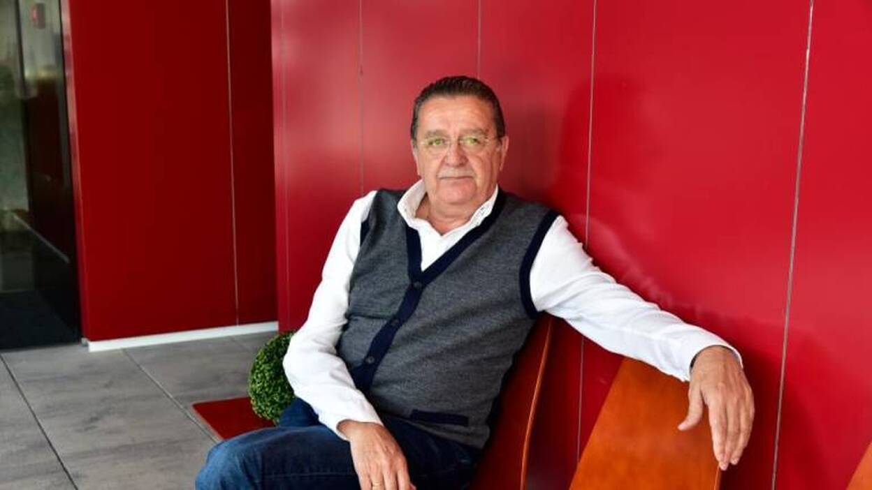 Medina: «Todo le iría mejor a la UD si tuviera un técnico canario»