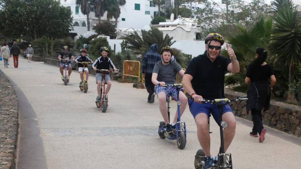 San Bartolomé prevé retirar los patinetes de la vía pública