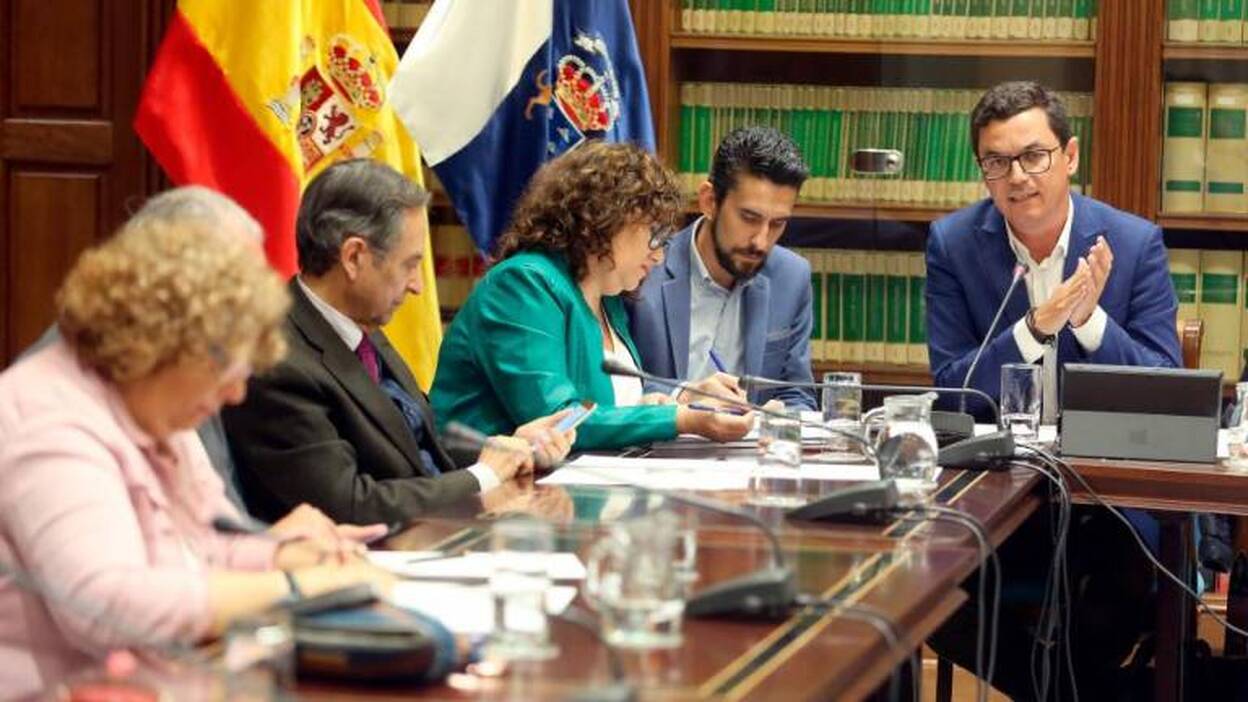 Rodríguez: Construir más carreteras aumenta un parque móvil que es inasumible