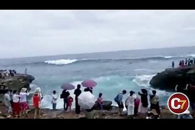 Una foto casi le cuesta la vida a una turista