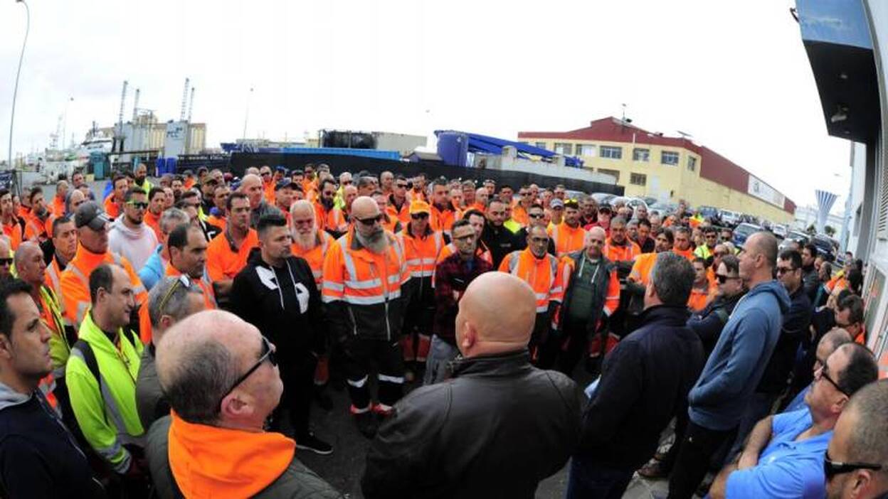 Los estibadores de La Luz, en pie de guerra ante el retraso del CPE