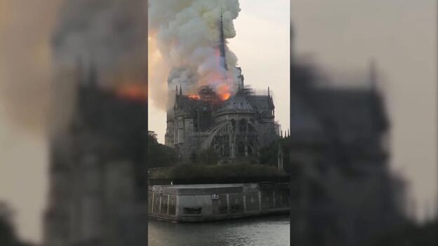 Dan por extinguido el incendio de Notre Dame