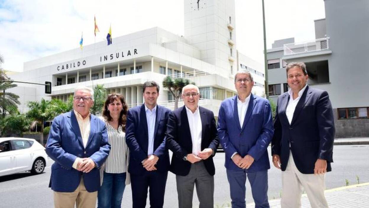 El PSOE puede presidir los cabildos de Tenerife, Gran Canaria y Lanzarote
