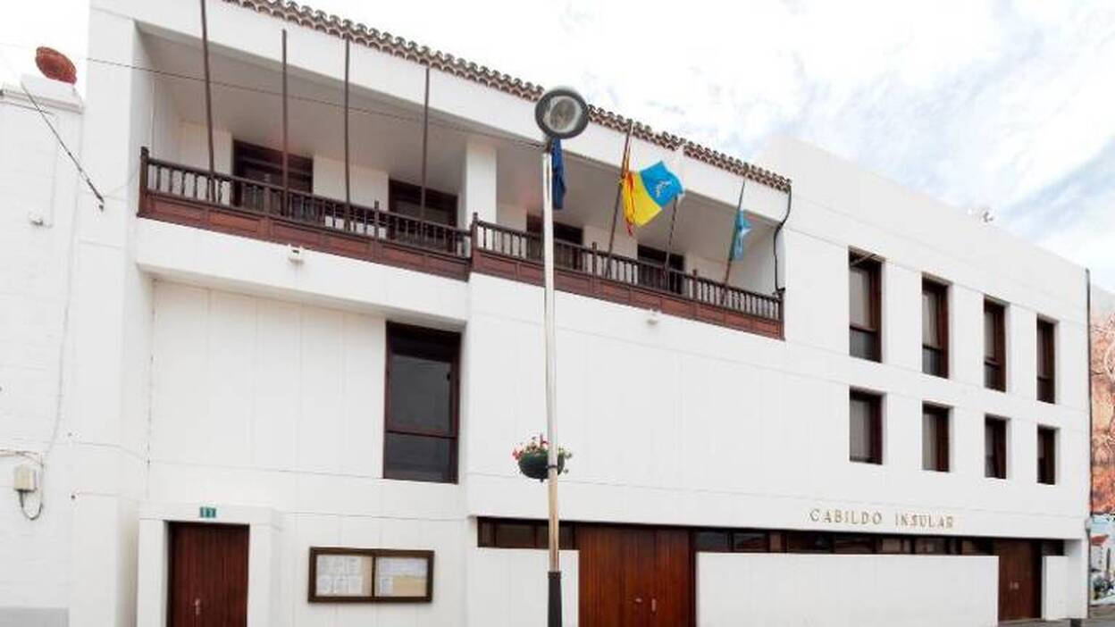 Armas (PSOE) encabeza por la mínima la pugna por el Cabildo de El Hierro