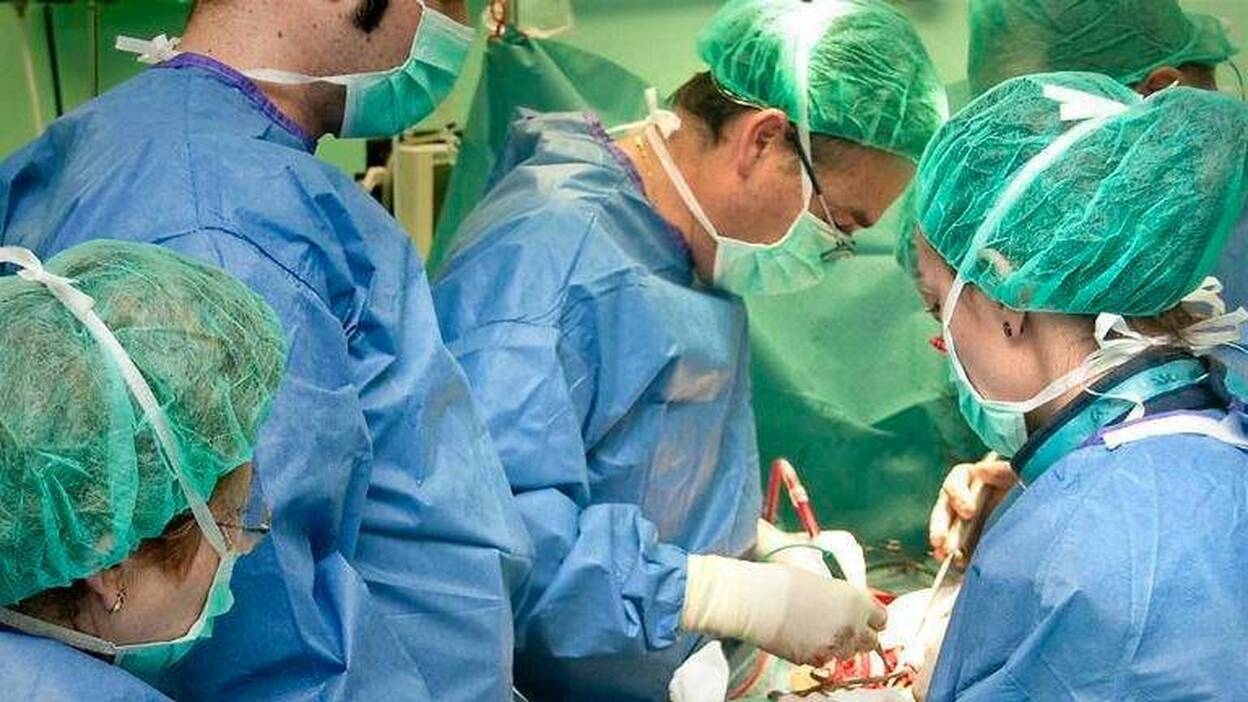 Canarias es la región donde más sube la colegiación de médicos