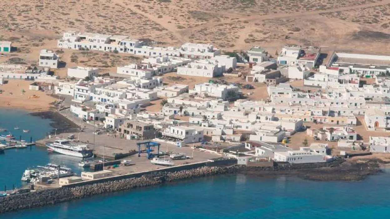 La Graciosa vive su primer Día de Canarias ya reconocida como isla