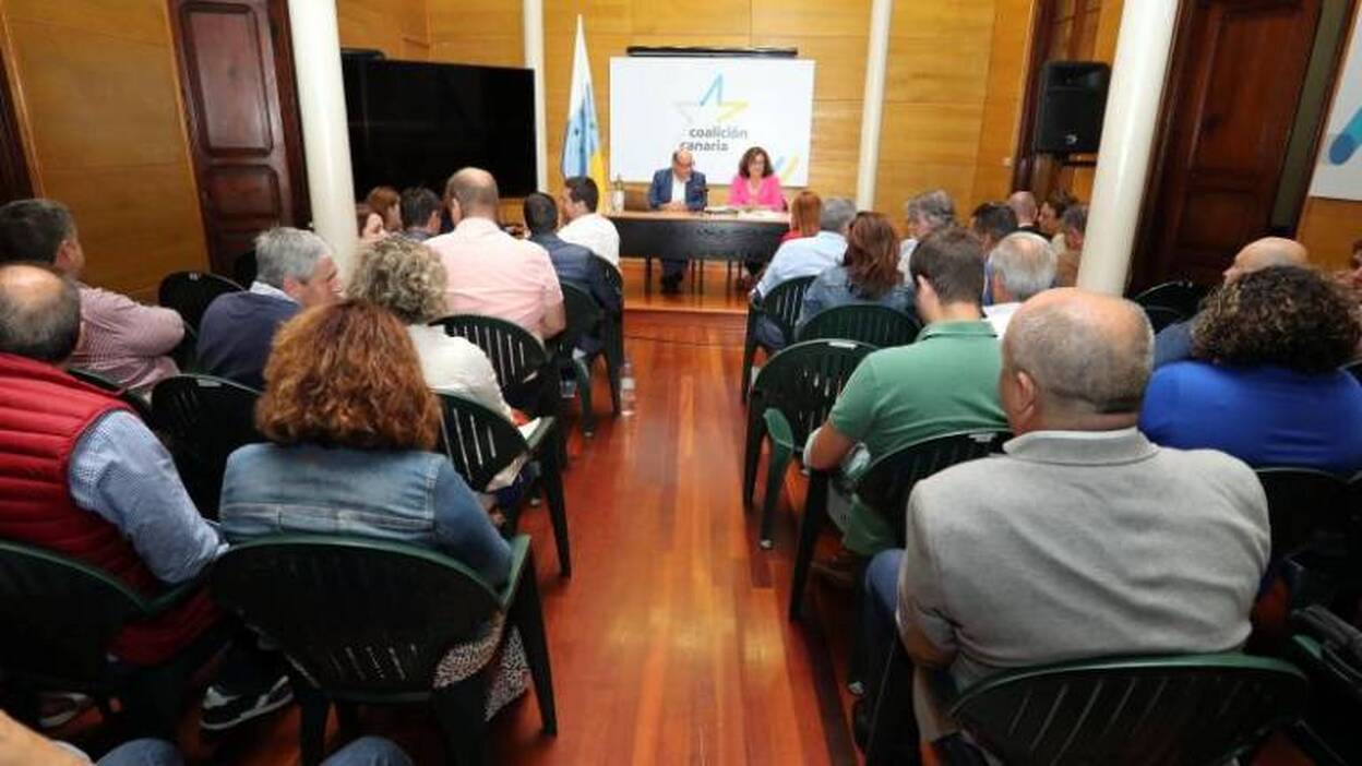 CC hablará con PSOE pero su pacto prioritario es con PP, ASG y Ciudadanos