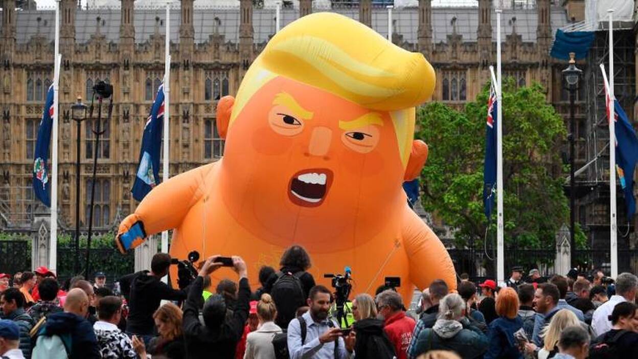 El gigante "Baby Trump" sobrevuela Londres como protesta contra Trump