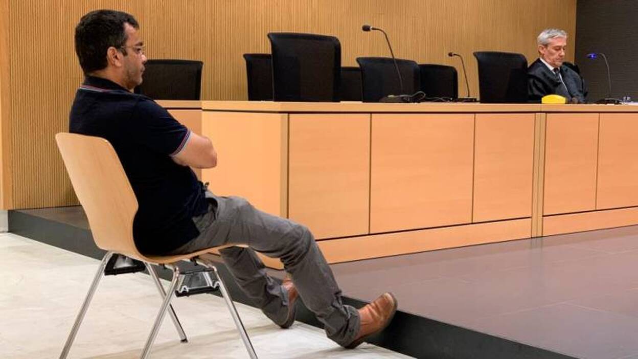 Tocaba y mostraba porno a la hija menor de su pareja