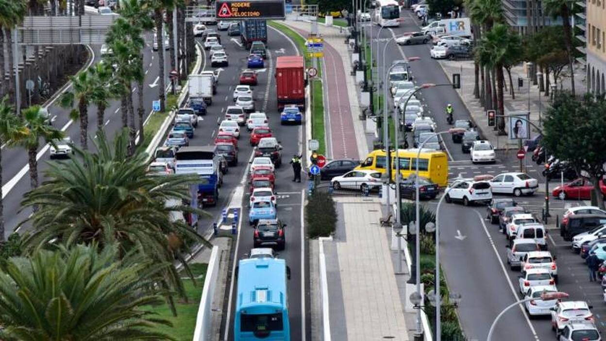 Los habitantes de la capital pierden dos días al año en los atascos