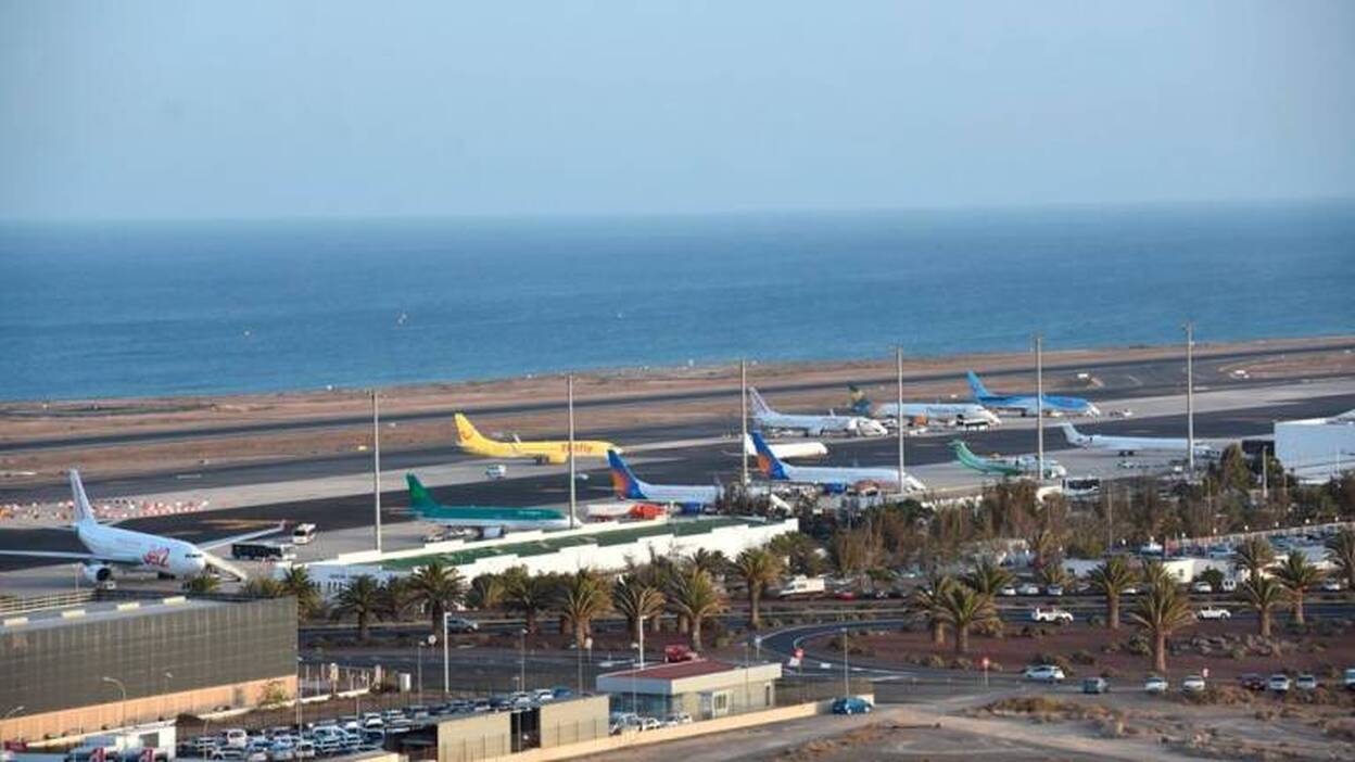 Detenido por intentar volar con pasaporte falso