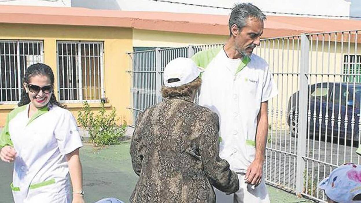 «Los mandan a la capital, pero son pacientes, no son muebles»