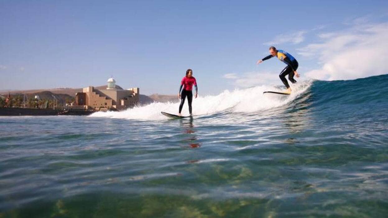 domingo para el Surfing Day en Las Canteras