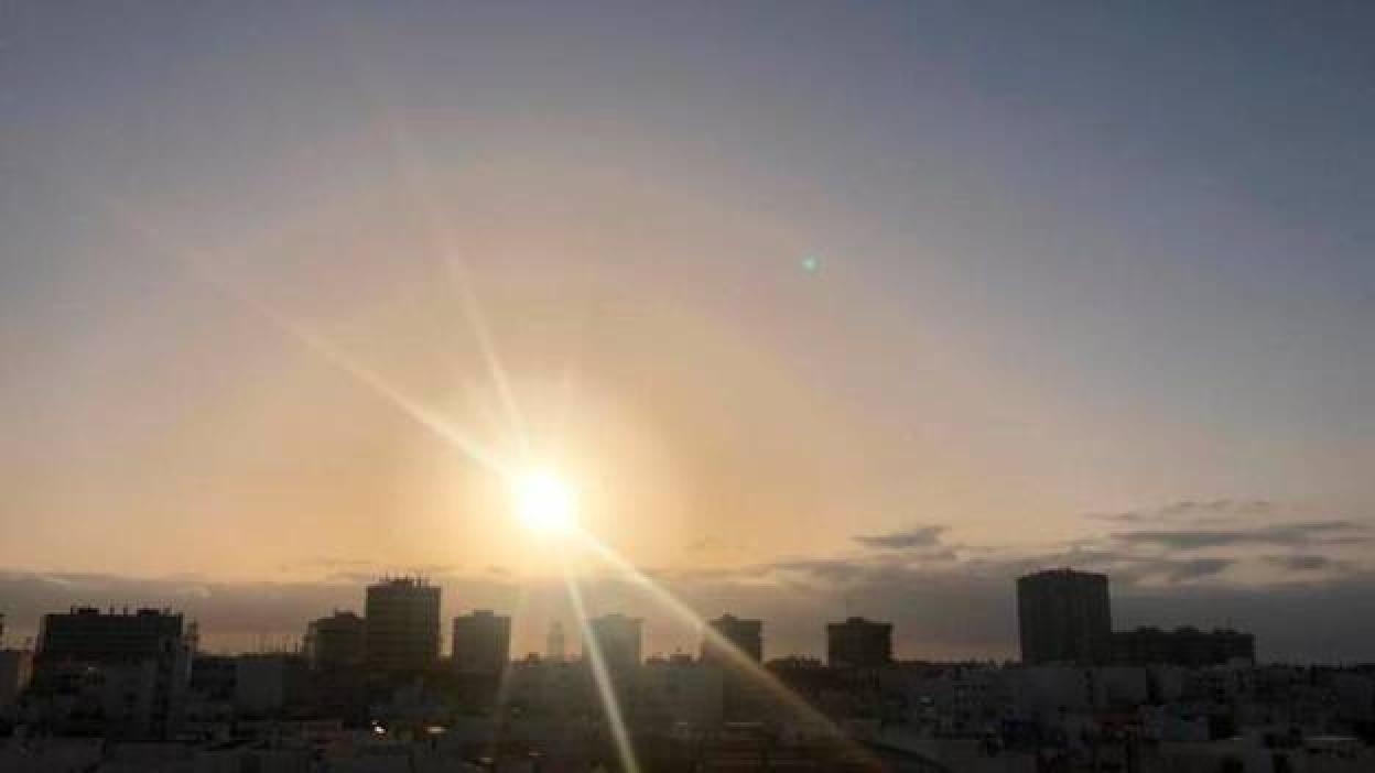 Tarde de lunes despejada en Canarias