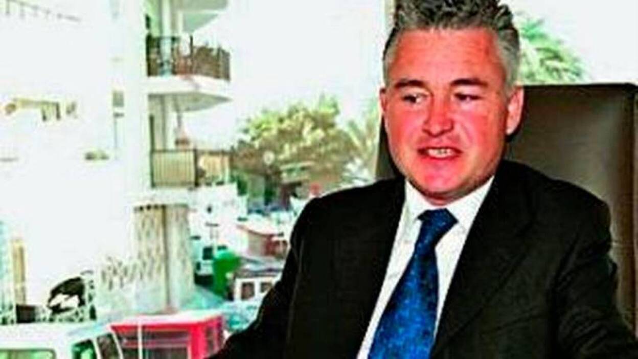 Muere el notario Luis Moncholi mientras buceaba en El Hierro